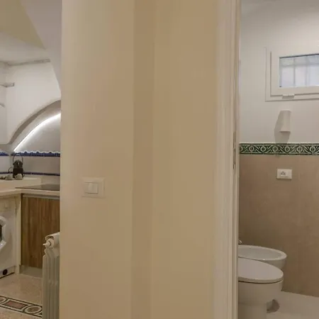 Apartment Romantica With Dehors Near San Giovanni