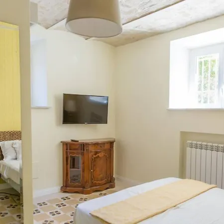 Apartment Romantica With Dehors Near San Giovanni