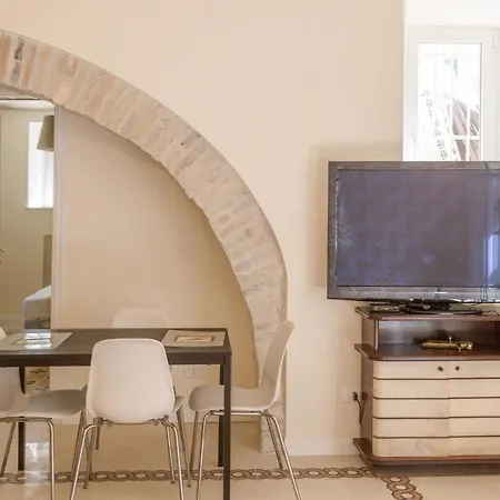 Apartment Romantica With Dehors Near San Giovanni