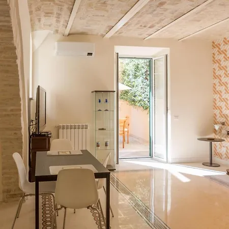 Apartment Romantica With Dehors Near San Giovanni *